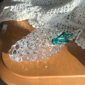 Vintage Fruit Clear Murano style cluster of grapes‎ with green stem